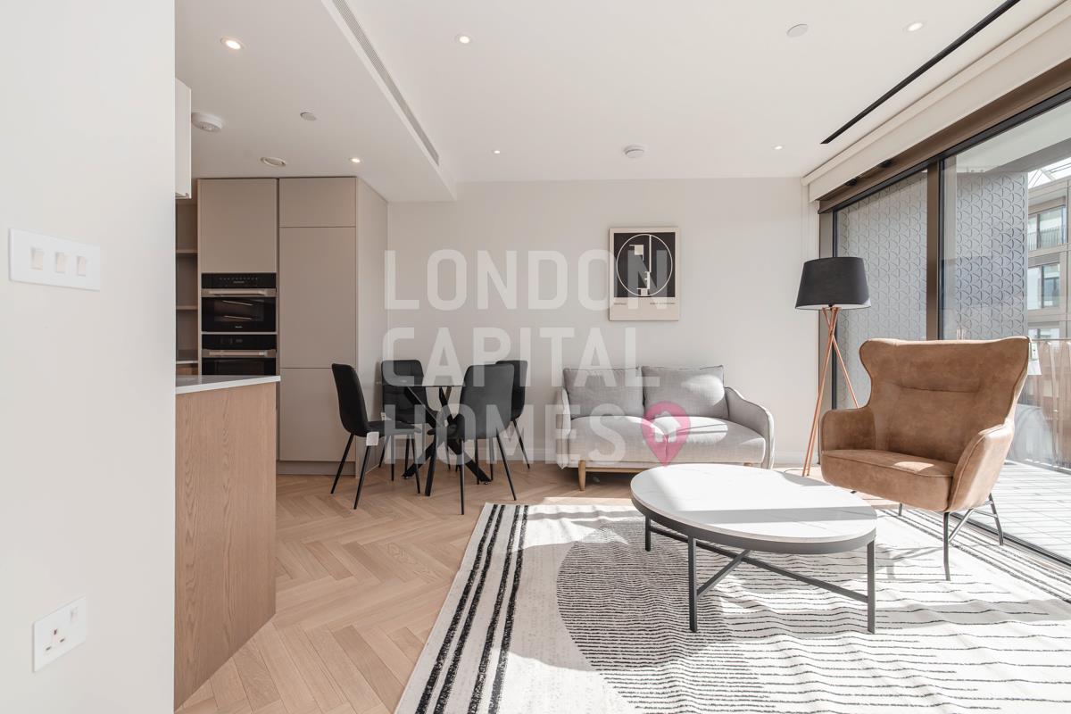 1 bed property in Saxon House, 1 Parkland Walk, London